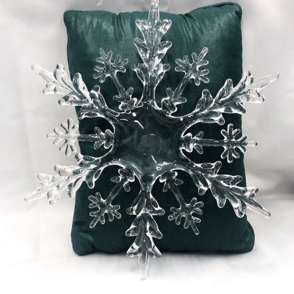 Large Clear Acrylic Snowflake - Picture 2 of 16